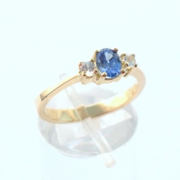BLUE SAPPHIRE GOLD RING